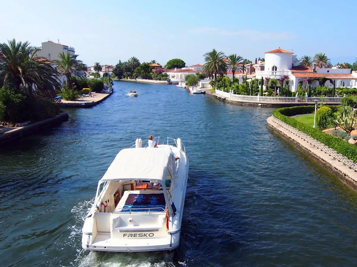 Villa Alberes By Interhome Empuriabrava