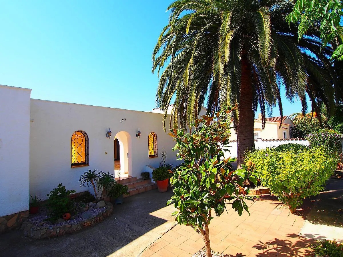 Villa Alberes By Interhome Empuriabrava